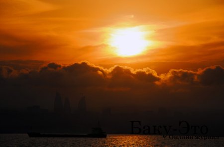 Волны и аромат Каспия - это Баку.